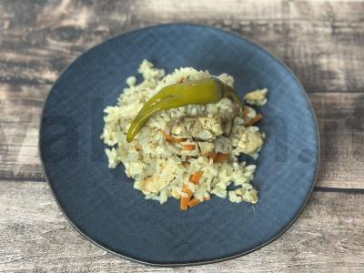 Greitas plovas su vištiena ir kmynais pagrindine nuotrauka