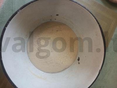 Skani pica iš paprasto tešlos Žingsnis 1