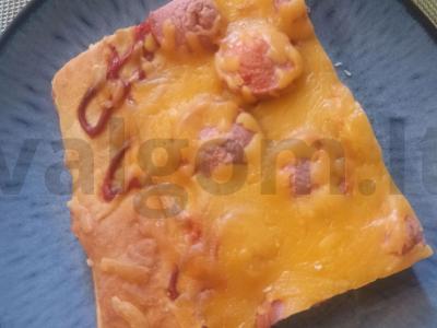 Skani pica iš paprasto tešlos pagrindine nuotrauka