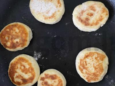 Sūrio blynai su džemo įdaru Žingsnis 9