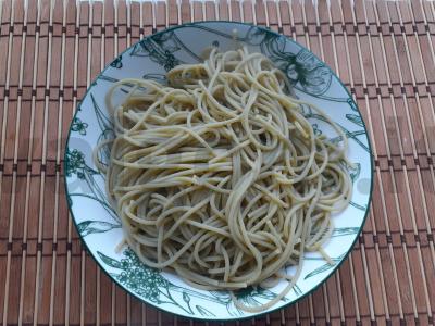 Žaliųjų žirnių spageti su špinatais ir sūriu Žingsnis 3
