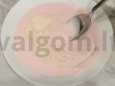 Varškės apkepas su jogurtu ir uogomis Žingsnis 2