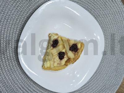 Varškės pyragas su braškių uogiene pagrindine nuotrauka