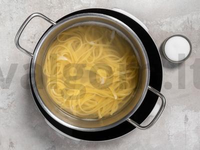 Karbona su grietinėlėmis ir bekonu Žingsnis 3