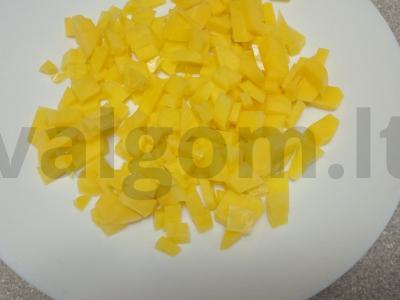 Daržovių sriuba vištienos sultinyje su pttim makaronais Žingsnis 1