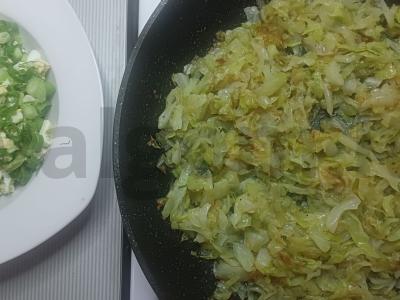 Avižiniai blynai su kopūstais, svogūnais ir kiaušiniu Žingsnis 6