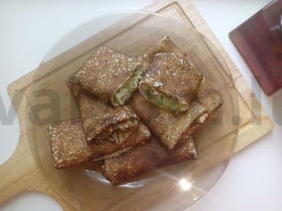 Avižiniai blynai su kopūstais, svogūnais ir kiaušiniu pagrindine nuotrauka