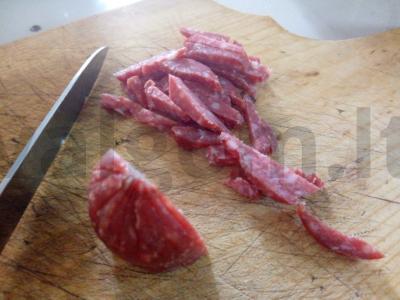 Omletas su grietinėle ir rūkytos dešros Žingsnis 3