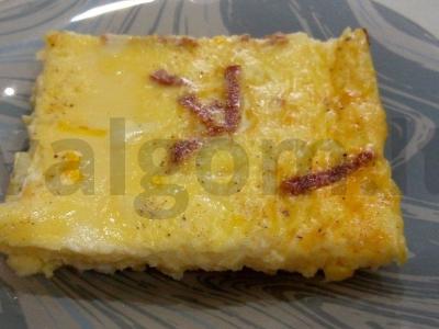 Omletas su grietinėle ir rūkytos dešros pagrindine nuotrauka