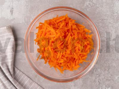 Morkų blynai su manų kruopomis Žingsnis 5