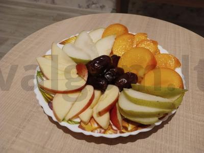 Vaisių lėkštė su datulėmis ir cukraus pudra Žingsnis 4