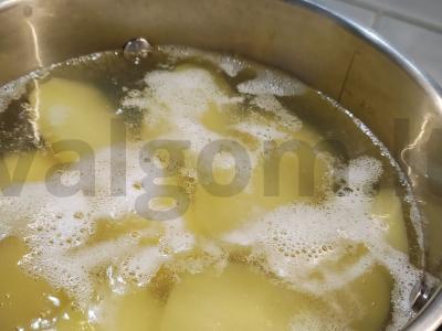 Bulvių košė su kvapniu keptu svogūnu Žingsnis 1