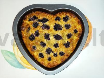 Avižų apkepas su varške ir mėlynėmis pagrindine nuotrauka