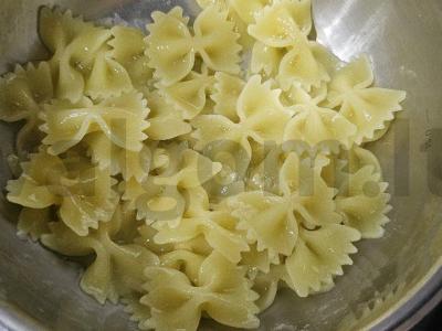 Makaronai su virta-rūkyta krūtinėle ir daržovėmis grietinėlės padaže Žingsnis 3