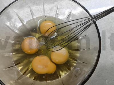 Omletas su kukurūzais ir varškės sūriu Žingsnis 2