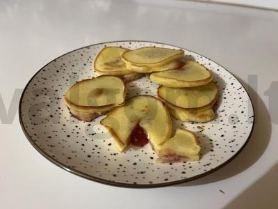 Krisčios blynai su aviečių įdaru pagrindine nuotrauka