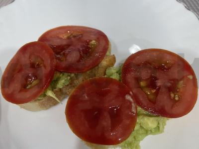 Avokadų sumuštiniai pagrindine nuotrauka