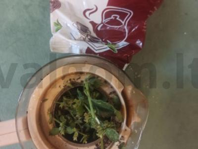 Gaivus arbata su mėtomis ir melisa Žingsnis 3