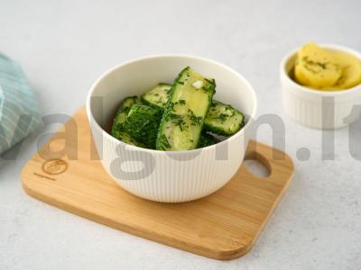 Sūdyti agurkai maišelyje pagrindine nuotrauka