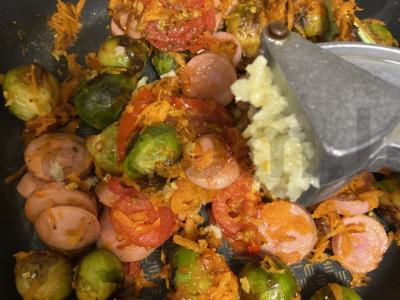 Briuselio kopūstai su dešrelėmis Žingsnis 7