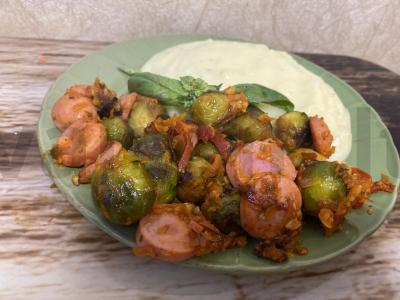 Briuselio kopūstai su dešrelėmis pagrindine nuotrauka