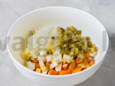 Skanus Olivier salotas su dešra ir česnaku Žingsnis 12