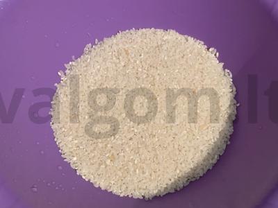 Biudžetinis plovas su vištiena Žingsnis 1