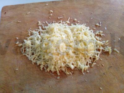 Krepšeliai su pievagrybiais, sūriu ir vištiena Žingsnis 4