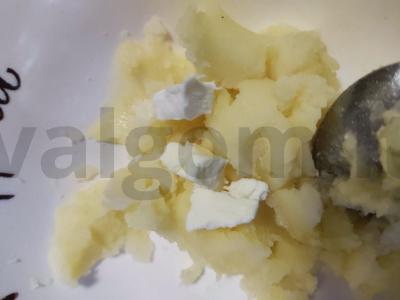 Kroška-kartofelė su silke ir svogūnais Žingsnis 3