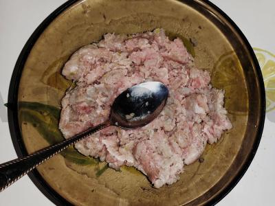 Kiaulienos kotletai su dilgėlėmis „Gegužinės“ Žingsnis 2