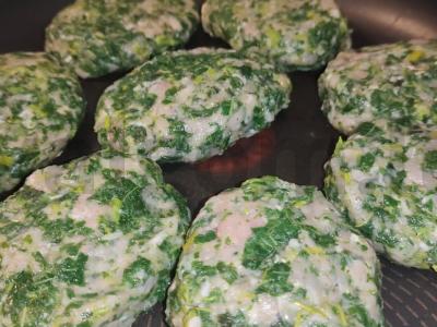 Kiaulienos kotletai su dilgėlėmis „Gegužinės“ Žingsnis 5