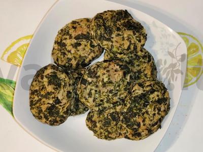 Kiaulienos kotletai su dilgėlėmis „Gegužinės“ pagrindine nuotrauka