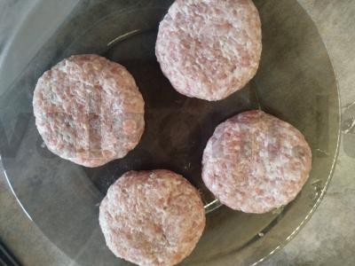 Kotletai su česnaku „Aromatiniai“ Žingsnis 5