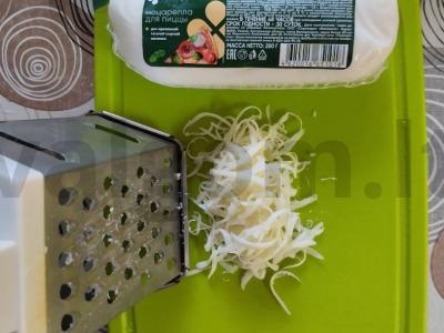 Rytinis omletas su lašiniais, brokoliais ir mocarela Žingsnis 7