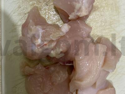 Vištienos sriuba su lydytu sūriu ir žirneliais Žingsnis 1