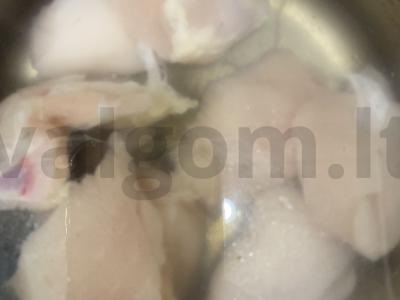 Vištienos sriuba su lydytu sūriu ir žirneliais Žingsnis 2