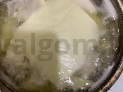 Vištienos sriuba su lydytu sūriu ir žirneliais Žingsnis 6