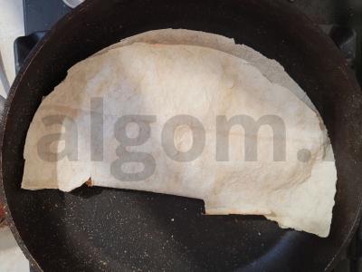 Keksadija su vištiena, pomidoru ir kukurūzais Žingsnis 4