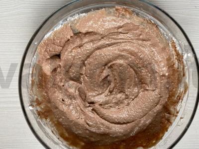 Šokoladinė Velykų pyragas su medumi Žingsnis 3