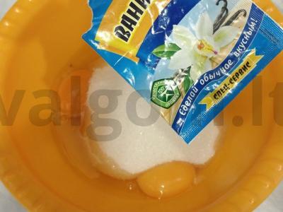 Vyšnių pyragas be kauliukų Žingsnis 2