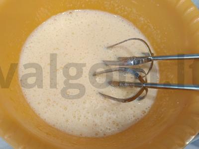 Vyšnių pyragas be kauliukų Žingsnis 3