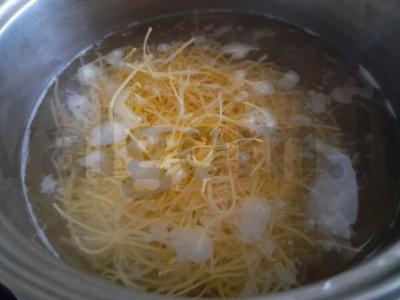 Namų makaronai su vištiena ir rūkytomis paprikomis Žingsnis 6