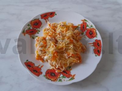 Namų makaronai su vištiena ir rūkytomis paprikomis pagrindine nuotrauka