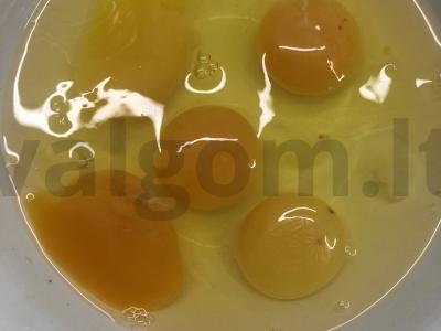 Vitamininė kiaušinienė pusryčiams Žingsnis 7