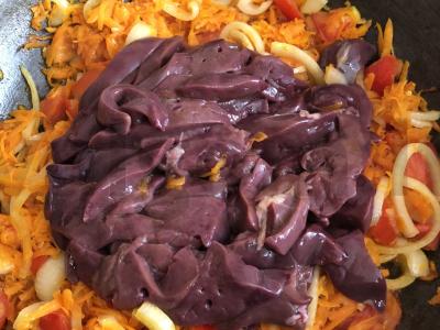 Kalakutienos kepenys su daržovėmis Žingsnis 5