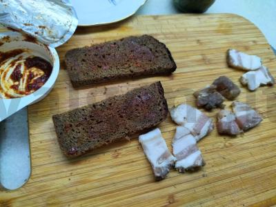 Skrebučiai su lašiniais ir adžika Žingsnis 1