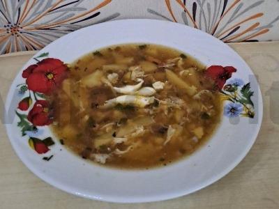 Žuvies konservų sriuba su kiaušiniu pagrindine nuotrauka