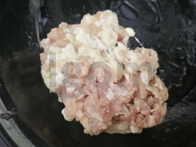 Kotletai su parmezano sūrio įdaru Žingsnis 1