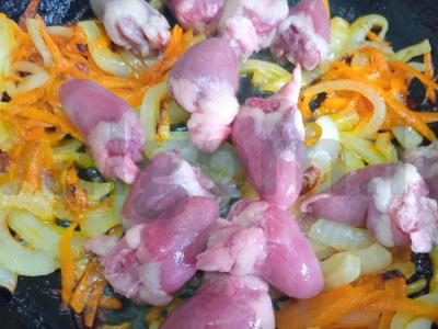 Jasmine ryžių plovas su vištienos širdelėmis Žingsnis 2