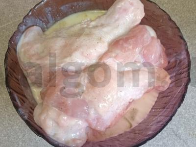 Kepti kalakutų pečiai kefyro marinate Žingsnis 3